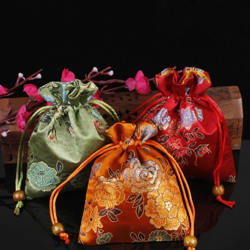 Estilo chinês Brocado Saco Bordado, Flor Sachet, Bolsas De Pano, Borla Pingente, Drawstring Sorte Bag, Favores Do Casamento Suprimentos