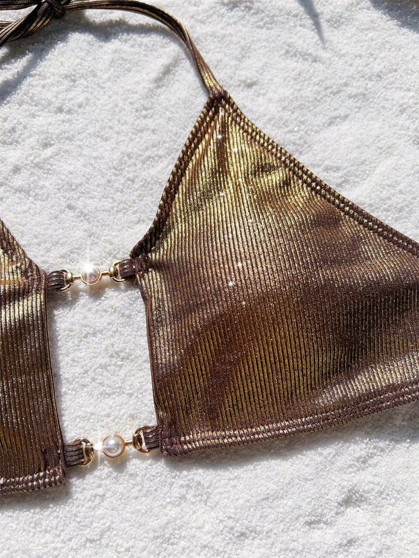 Conjunto de biquíni halter dourado metálico para mulheres, maiô de três peças com mini saia dividida, maiô oco, roupas de praia