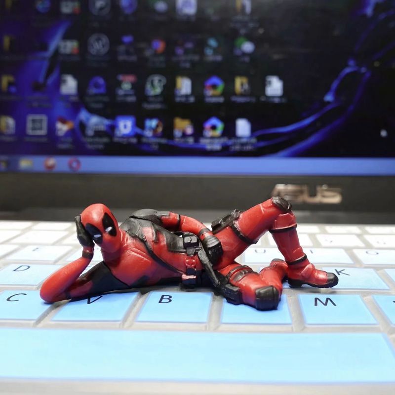 ของเล่นโมเดลหุ่น X-MAN น่ารักขนาด8ซม. ไฟ LED Deadpool 6ตกแต่งโต๊ะ