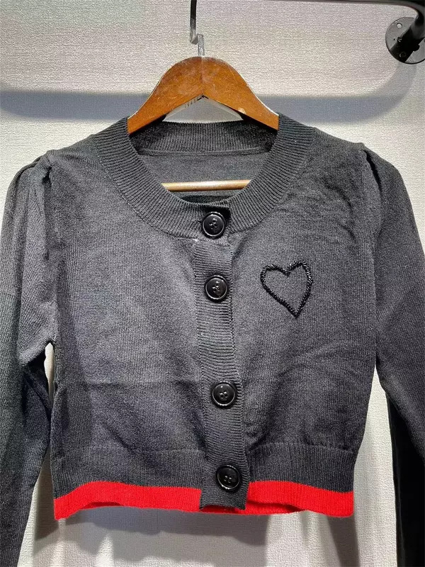 Jersey con cuentas en forma de corazón para mujer, suéter corto de manga larga, cuello redondo, informal, ajustado, Primavera