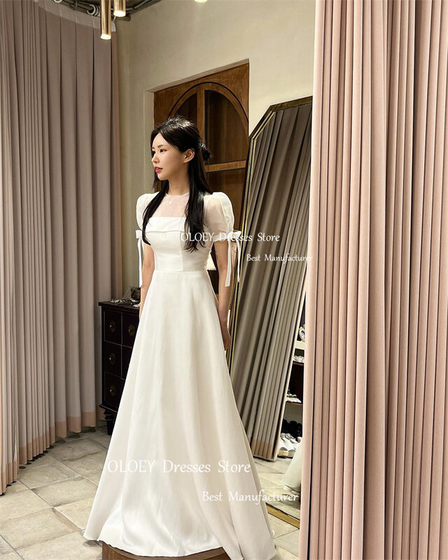 Oloey ชุดเดรสแต่งงานเกาหลีแบบเรียบง่ายชุดกระโปรงสำหรับเจ้าสาวผ้าซาตินคอกลมแขนสั้นสำหรับถ่ายรูป