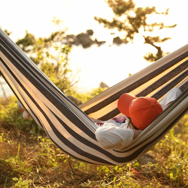 Hamac double brésilien avec sangles d'arbre, lit-balançoire portable pour 2 personnes, idéal pour le camping, l'arrière-cour ou la véranda