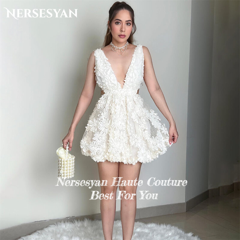Nersansyan-ヴィンテージレースウェディングドレス、ディープVネック、Aライン、バックレスブライダルガウン、ノースリーブアップリケ、ミニウェディングドレス、3Dフラワー