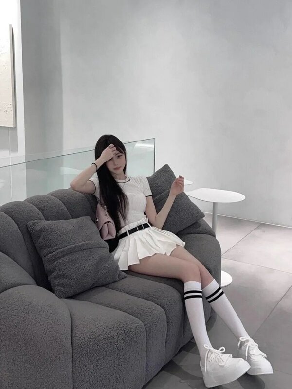 Würziges Mädchen koreanischen Strick Kurzarm Top Falten rock zweiteilig Set Frauen O-Neck Academy süßes Temperament schlanken Sommer Chic Anzug