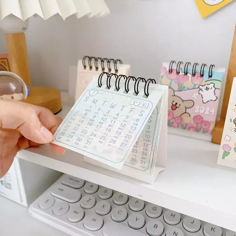 2024 Mini kalendarz kreskówka szczeniak serii kalendarz mały przenośny kalendarz biurkowy Kawaii biuro/materiały dla studentów