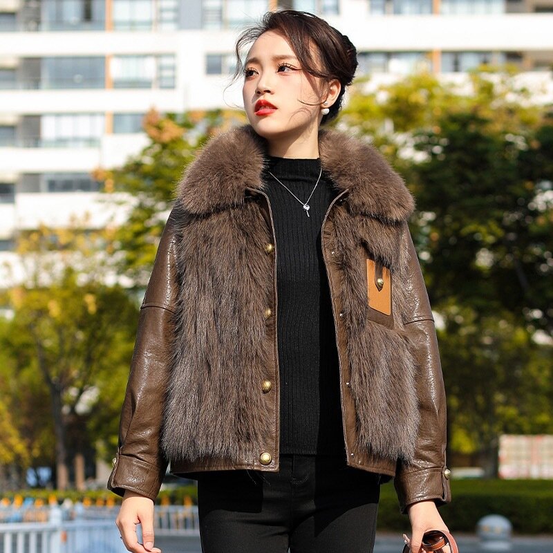 ZXRYXGS jaket musim dingin temperamen wanita, mantel bulu rubah palsu sambungan kulit PU kualitas tinggi, jaket mode serbaguna 2023