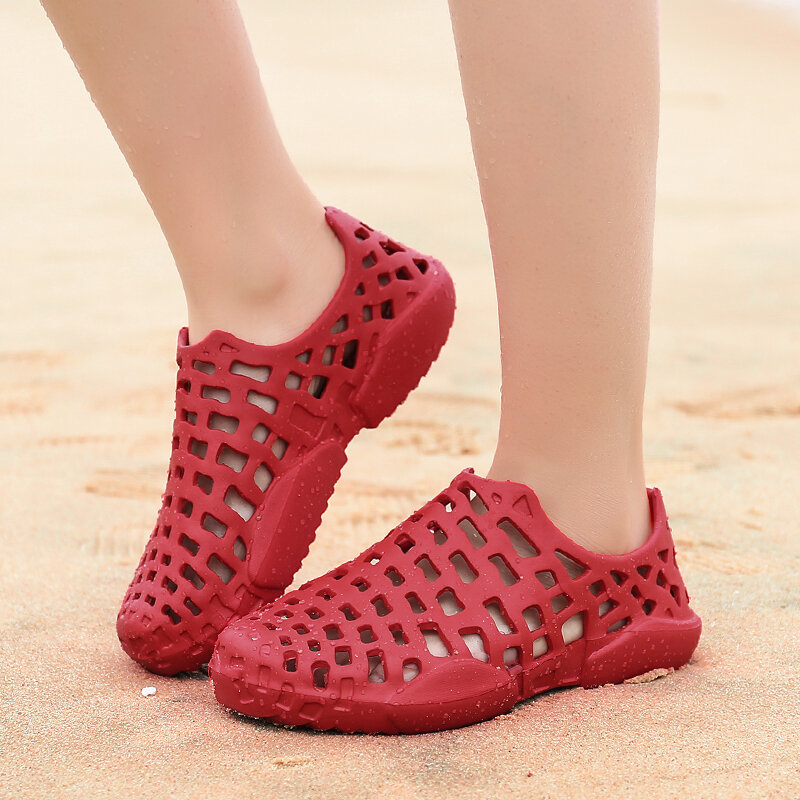 36-45 # Sandal Luar Ruangan Musim Panas Pasangan Uniseks Ukuran Besar Sepatu Pantai Sandal Kasual Sepatu Taman Pria Sepatu Rendam