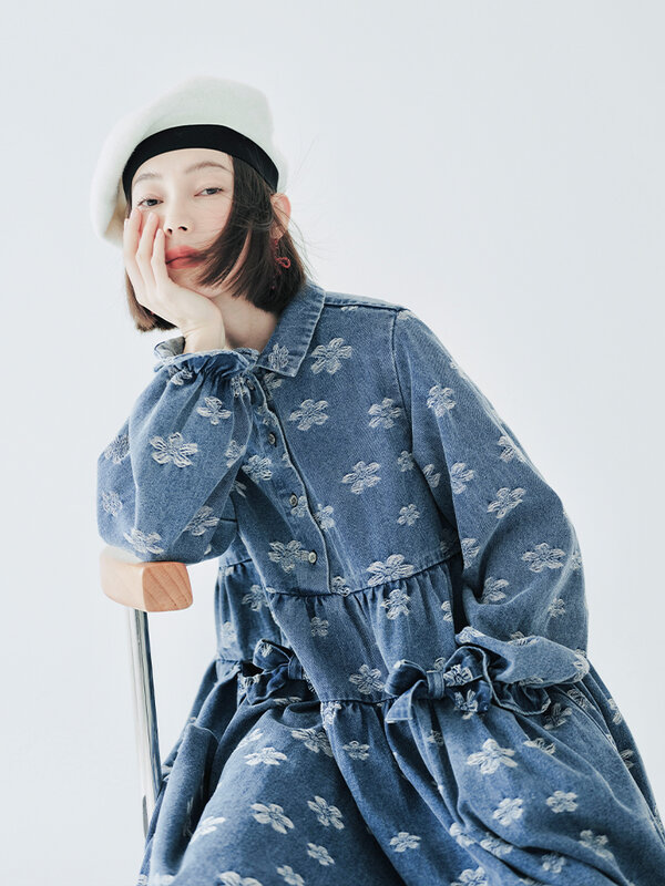 Imakokoni vestido de comprimento médio feminino, design original, lapela estampada azul, jeans de manga comprida, bolso, vestido solto casual, S223792