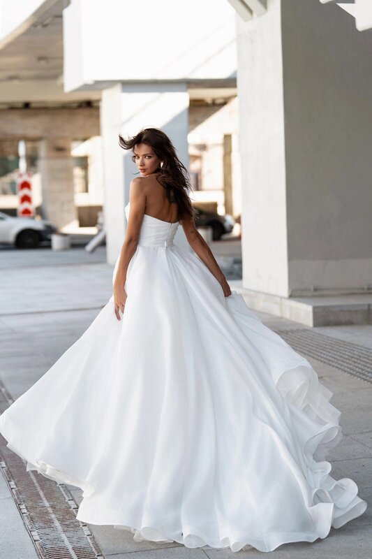 Gaun pengantin tanpa lengan, gaun pengantin bahu terbuka Satin elegan sederhana leher mutiara Vintage 2024