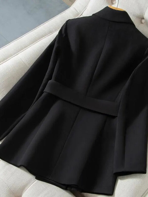 ผู้หญิง Blazer สีดำ Beige 2022ฤดูใบไม้ร่วงสไตล์เกาหลีสไตล์ใหม่แฟชั่น Slim เสื้อสูทสีทึบหญิง Blazers