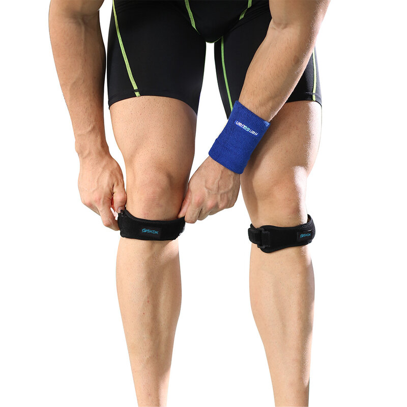 Bantalan pelindung lutut olahraga pria, alat pelindung lutut dapat disesuaikan tali EVA