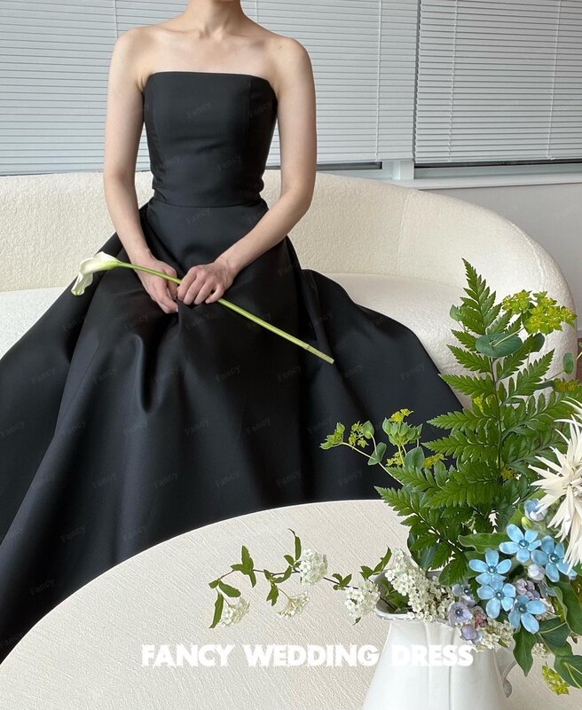 Fancy Simple Black Satin Wedding Dress Korea Photo Shoot Strapless Sleeveless Floor Length Bridal Gown Back Corset With Shawl