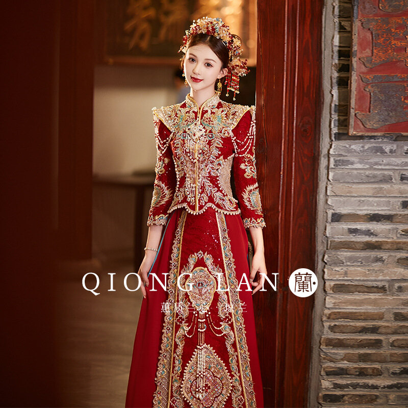 中国のドラゴンとフェニックスのウェディングドレス,真珠のディテールが施された新しいモデル,モデル2023,古代のウェディングドレス