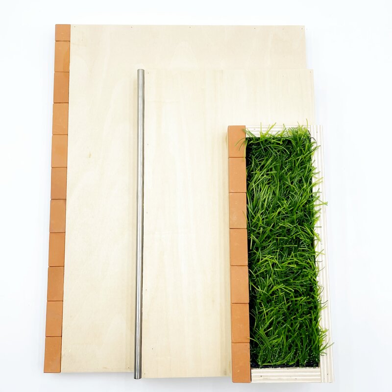 Tastiera in legno scale con mattoni asta di metallo erba artificiale