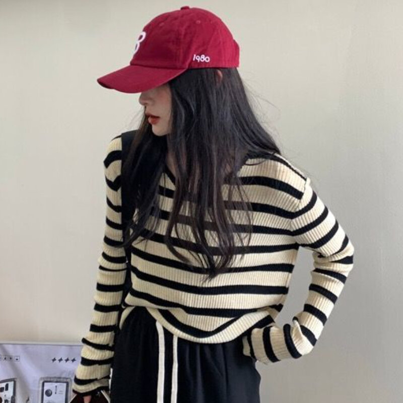 Striped Pullovers Women Vintage Casual V-neck Autumn Long Sleeve Cozy Korean Style Chic Temper Soft Classic Harajuku Sweater New