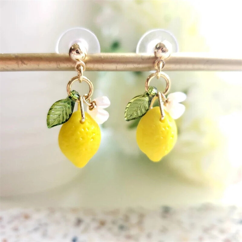1 pasang anting-anting Drop Lemon kaca lucu desain kreatif hadiah liburan untuk anak perempuan untuk liburan musim panas