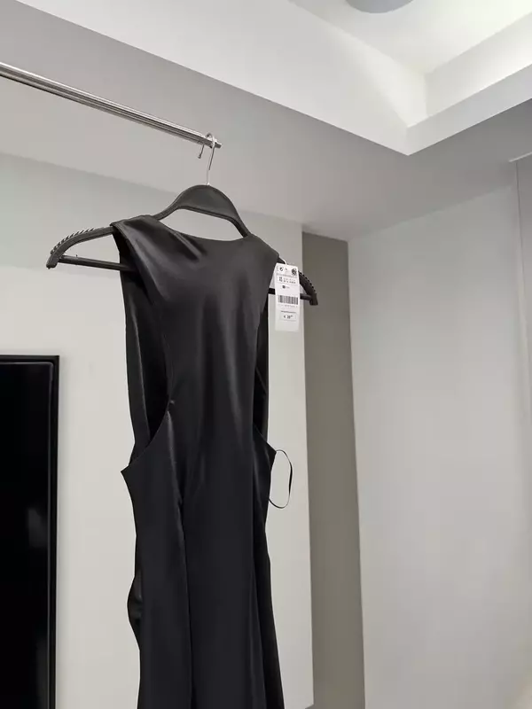 Vestido midi retro sin mangas para Mujer, diseño plisado único a la moda, ajuste Delgado, textura de satén, negro