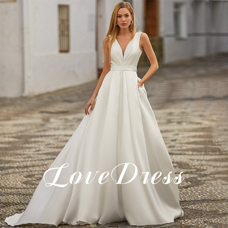 Lovedress-女性のための深いVネックのノースリーブのウェディングドレス、プリーツAライン、シンプルなボタンの花嫁のガウン、サテンの列車