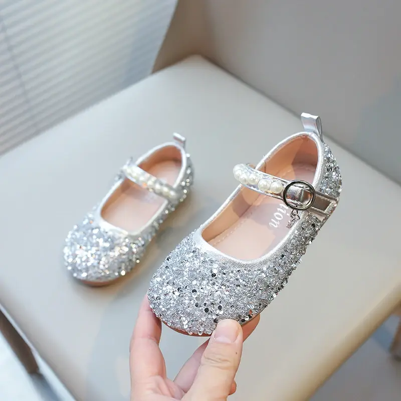 Sepatu Glitter anak perempuan, sepatu datar kulit berkilau untuk anak perempuan, sepatu pesta pernikahan berlian imitasi dengan mutiara