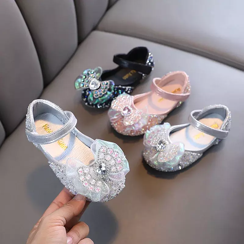 Sepatu kulit putri anak perempuan baru 2024 sepatu dansa busur lucu anak-anak musim semi sepatu pesta pertunjukan berlian imitasi anak-anak H543