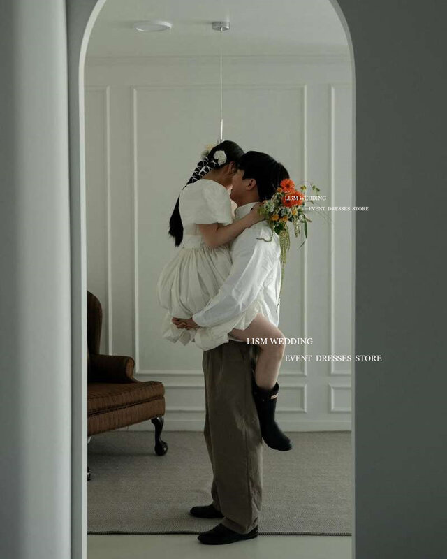 LISM abiti da sposa semplici colletto quadrato maniche corte a sbuffo a-line abiti da sposa al ginocchio servizio fotografico abito formale per la corea