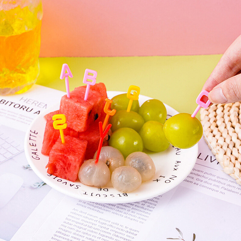 Domowy 26-letterowy widelec do owoców kreatywny zestaw słodkich widelców do owoców dla dzieci ze zwierzętami