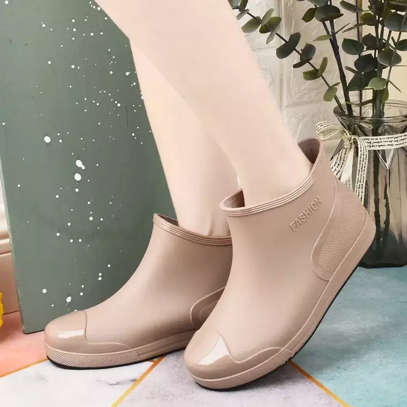 Women's Rain Boots Short Tube Non-slip Thickened Water Boots Warm Overshoes Comfortable Wear-resistant Boots 2024