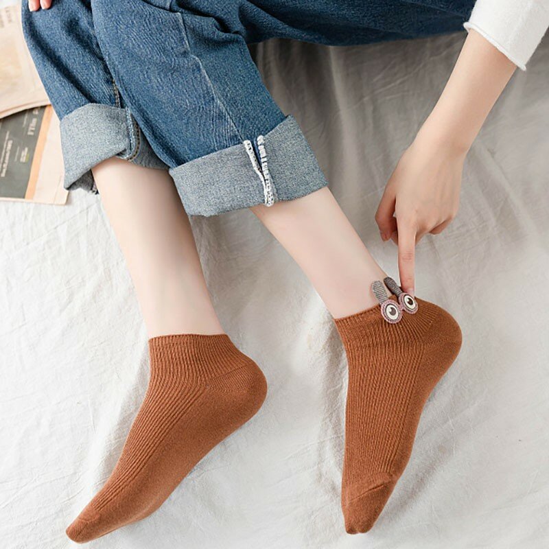 ถุงเท้าผ้าฝ้ายสำหรับผู้หญิงถุงเท้าโบ๊ท D110สำหรับผู้หญิงลายการ์ตูน3D ตาใหญ่อินเฉพาะตัวเรียบง่ายสไตล์วิทยาลัยอเนกประสงค์