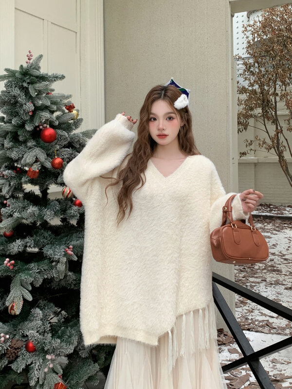 Pullover sweater rajut wanita, atasan rumbai berbulu padat gaya Korea, Sweater rajut tidak teratur sederhana manis santai