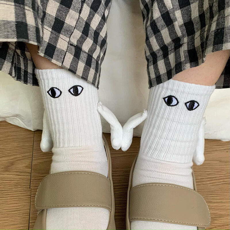 We.Fine Fashion Funny Creative Magnetic Attraction Hands Black White Cartoon Eyes Couples Socks 1 Pair Celebrity Couple Socks