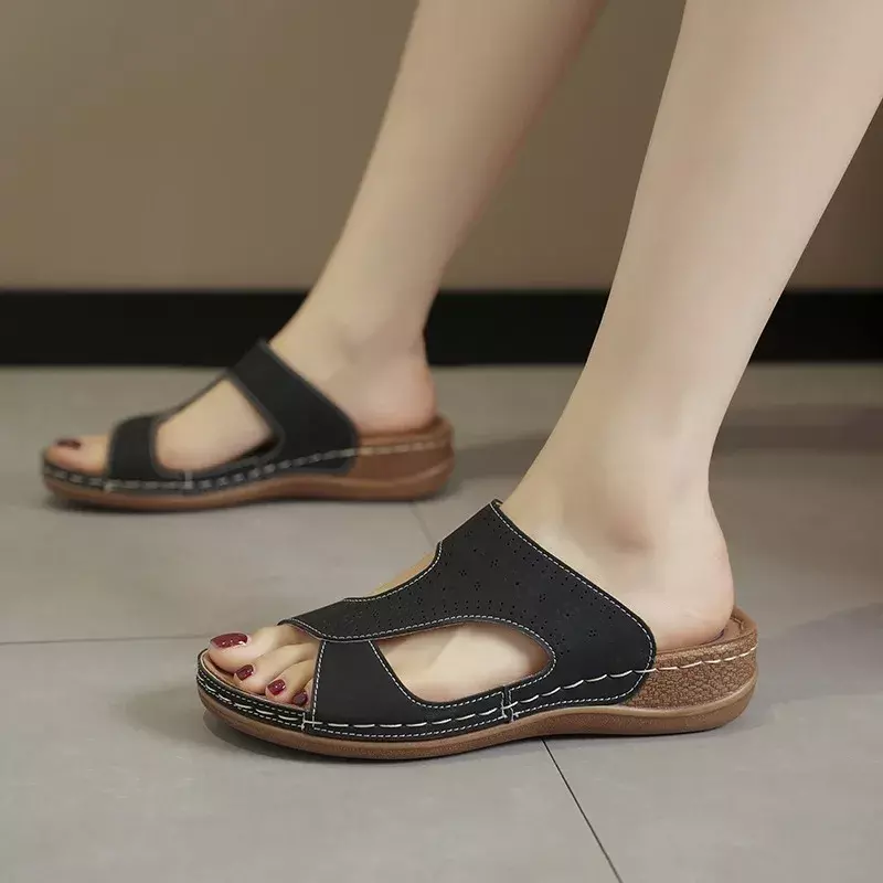 2024 Hot Sale Summer Fashion New Open Toe Women's Beach Slippers Breathable Comfortable Mid-heel Flat with Non-slip Women Shoes