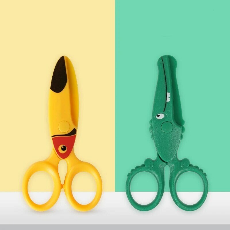 1 szt. Śliczne nożyczki dla zwierząt dla dzieci papier do majsterkowania ręczną grafiką Cartoon nóż z tworzywa sztucznego frez nożycami biurowe przybory szkolne