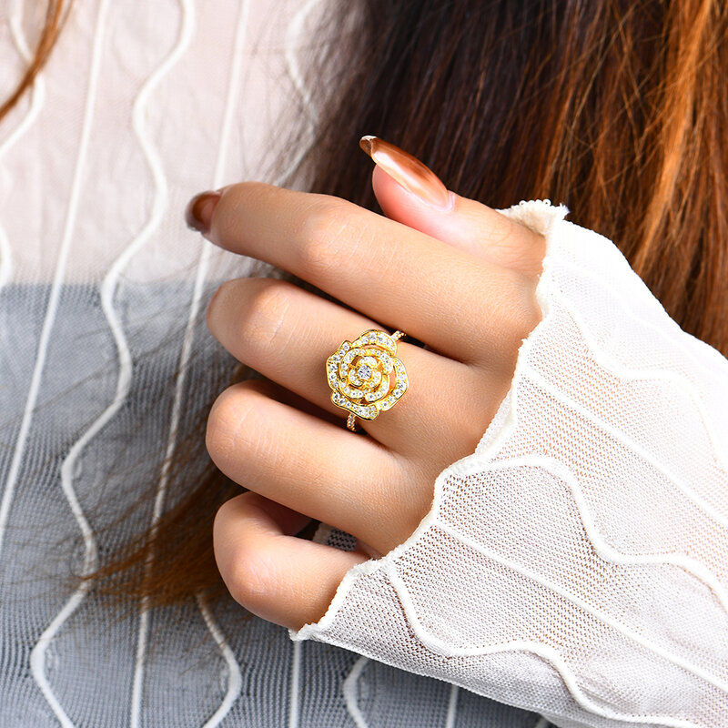 Женское кольцо из серебра 925 пробы с муассанитом 1,5 карата