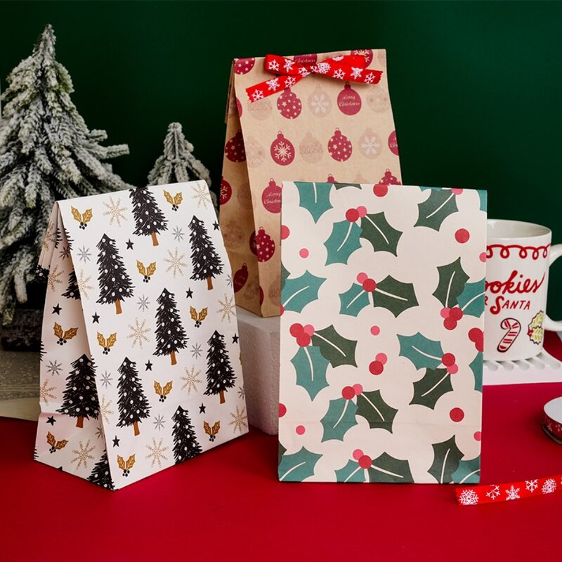 メリークリスマスクラフト紙ギフトバッグ、クリスマスツリーキャンディーギフトバッグ、スノーフレークホリデーラッピングバッグ