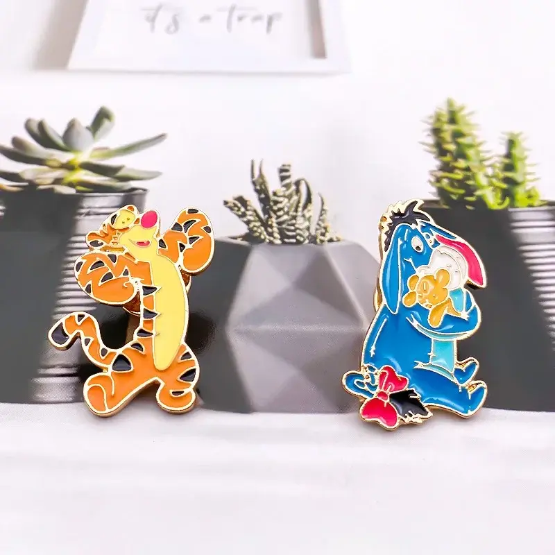 Disney Cartoon Cute Winnie The Pooh Piglet Tiger Metal Brooch Scarf Buckle  Pins Anime Style Oil Drip Shawl Buckle Small gift