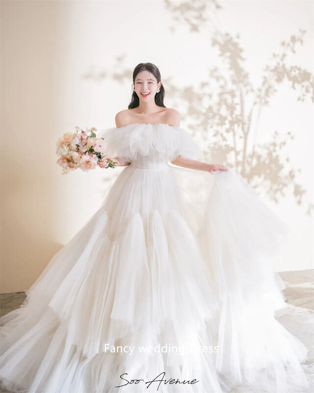Marfim extravagante fora do ombro vestido de noiva, Coreia Mulheres Photoshoot Vestido De Noiva, Uma linha camadas Ruffles Prom Dresses, Manga curta