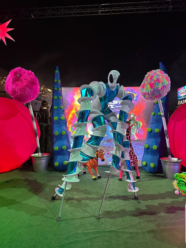 Rave Stilts Walker LED Robot Costume, Vestido De Halloween, Show De Festa, Ternos De Palco, Roupas De Performance, Festival De Música, DJ, Disco