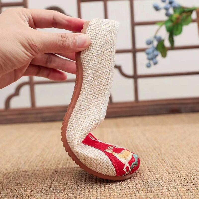 Baotou รองเท้าส้นเตี้ยผู้หญิง, ใหม่รองเท้าแตะผ้าใบปักพื้นนุ่มกันลื่น gratis ongkir รองเท้าแตะใส่เดินในบ้านรองเท้าแตะกลางแจ้ง