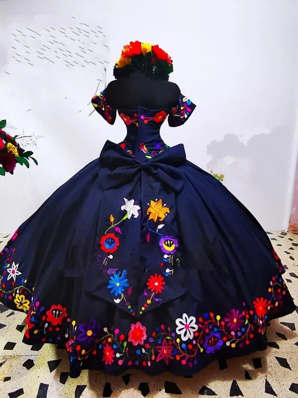 Vestidos de Quinceañera de princesa negra, vestido de baile, manga corta, bordado, dulce 16, 15 Años, mexicano