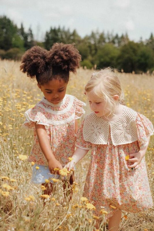 小さな女の子のためのノースリーブの花柄のブラウスとショーツのセット,春と夏の服,休暇,新しい,2024