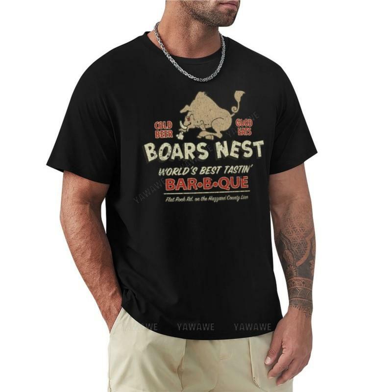 The boars Nest เสื้อยืดเสื้อยืดลายตลกสำหรับผู้ชายเสื้อยืดลายกราฟิกของคุณเองเสื้อยืดแขนสั้น