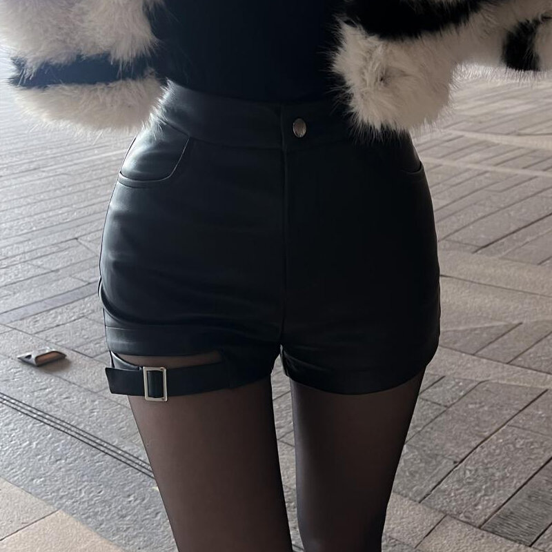 Pantalones cortos de cuero Pu negro para mujer, pantalones cortos góticos ajustados de cintura alta, moda urbana Y2K, traje Sexy para chica caliente, Otoño e Invierno