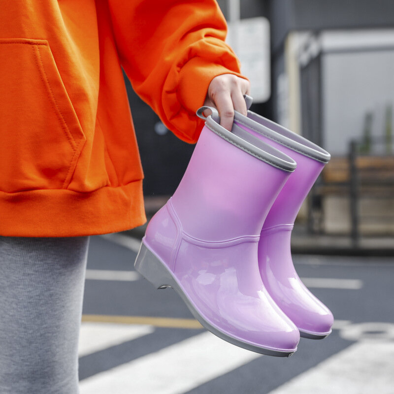 Nova borracha botas de chuva feminina pvc à prova dwaterproof água moda lazer ao ar livre antiderrapante cor sólida botas de chuva femininas sapatos de água