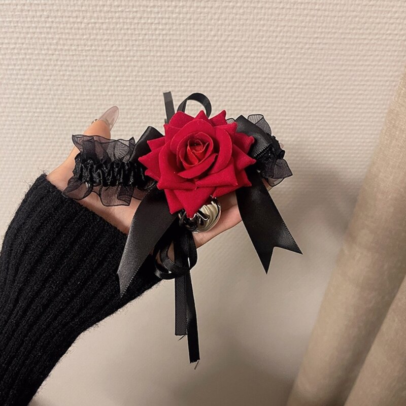 Damski naszyjnik z czerwonymi różami naszyjniki Punk koronkowe chokery gotyckie kokardki naszyjniki z dzwoneczkami biżuteria halloweenowa R7RF