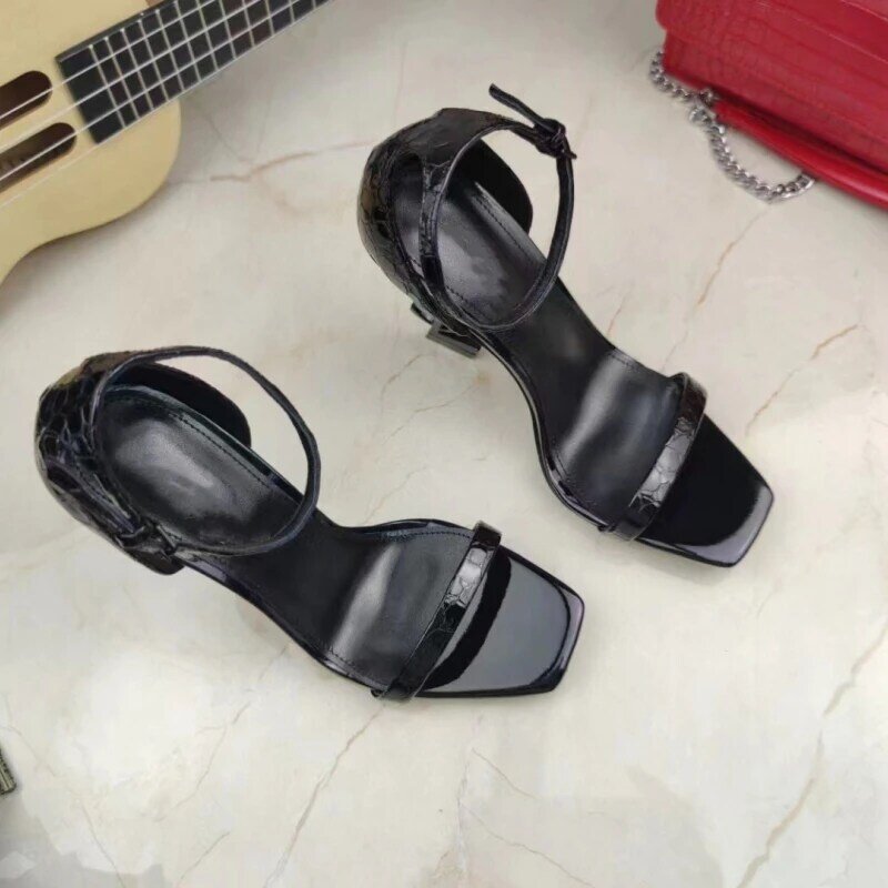Женские босоножки из лакированной кожи, черные туфли на высоком каблуке с надписью, лето 2024