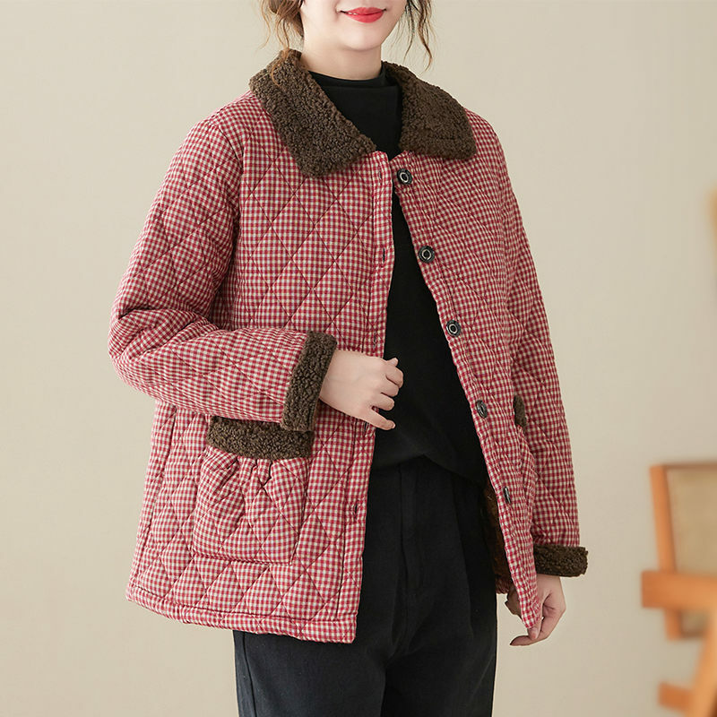 Женская короткая куртка с хлопковой подкладкой и воротником из меха ягненка