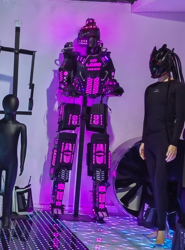 LED Mega Plastic Stilts Walker Traje de Robot Led Costume con batteria Kryoman Event Performance puntelli spedizione gratuita