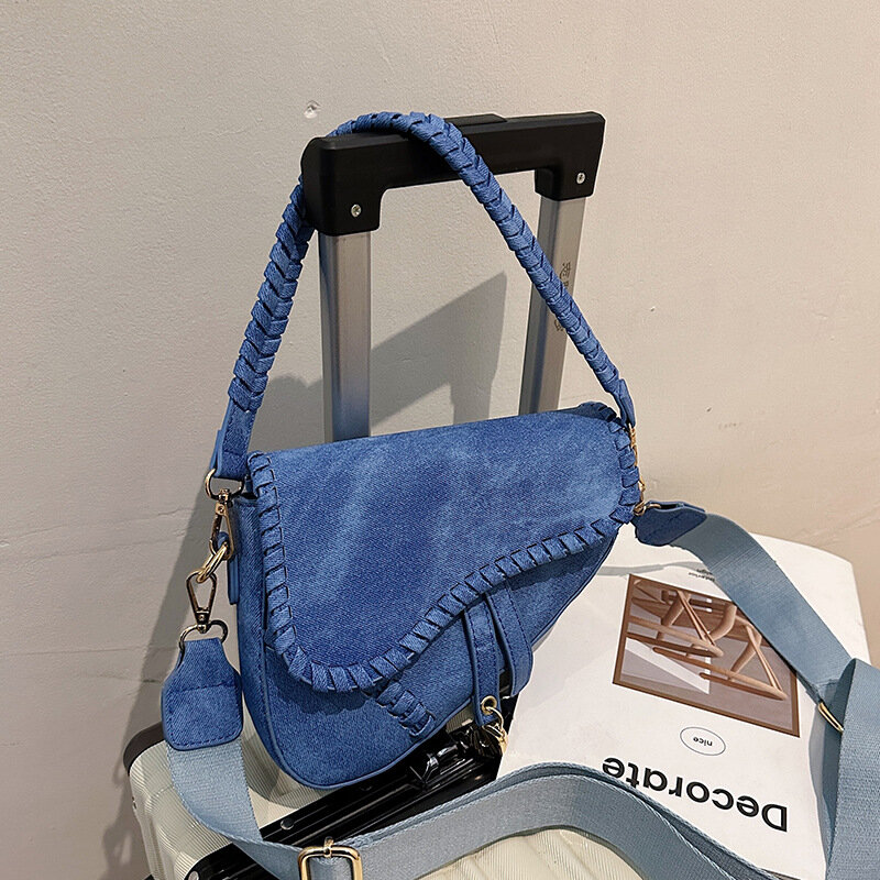 2024 Fashion Saddle Women Bag One Shoulder Handle Trend Casual Hasp Zipper PU Material Polyester Inside Lock Ornament Bag