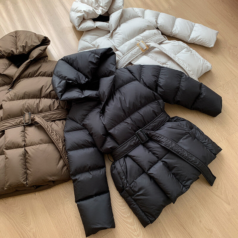 Abrigo de plumón de pato blanco para mujer, abrigo corto con capucha y cinturón, grueso y cálido, ropa de nieve para estudiantes, moda de invierno, 2023