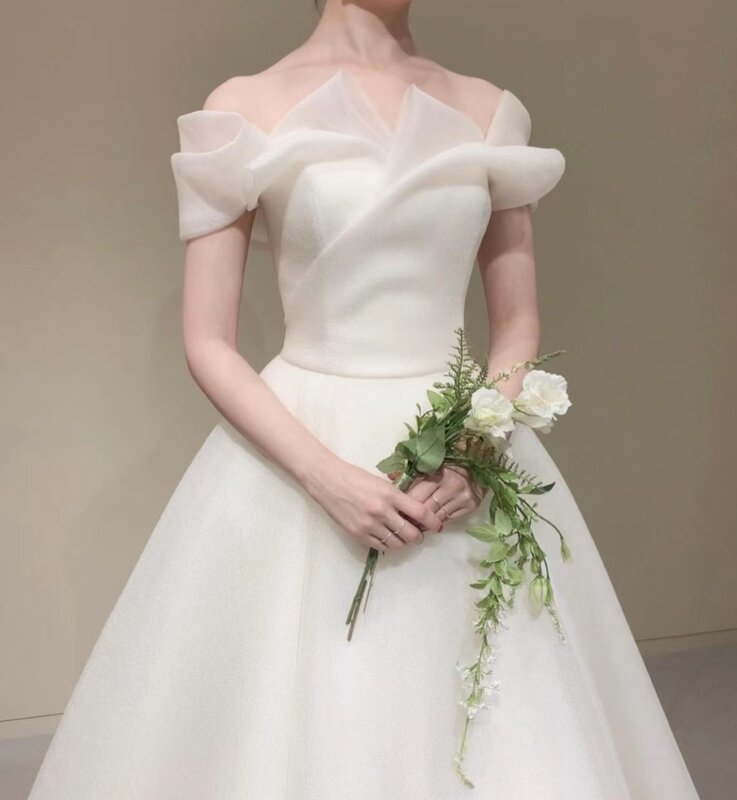فستان زفاف مكشوف الكتفين على الطراز الكوري ، طول الأرض ، أكمام قصيرة ، بدون حمالة ، خط ،